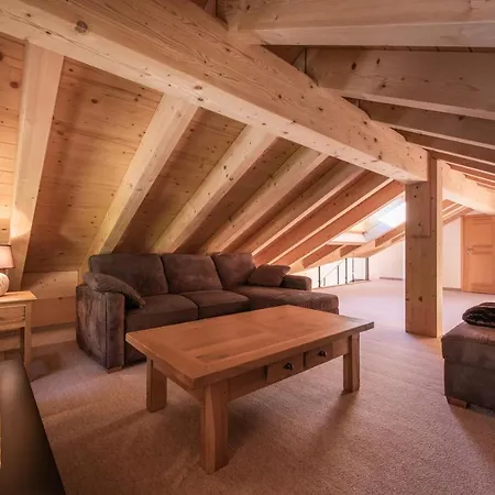 Aquila 8 Penthouse * Wengen